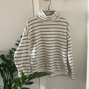 Jcrew turtleneck/mockneck thick shirt / sweater striped size xs